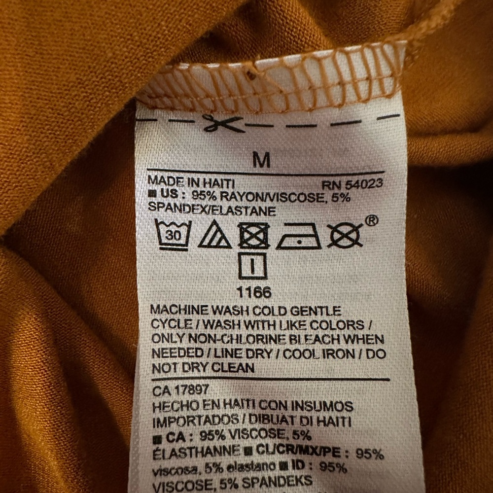 Old Navy Women's Short Sleeve Tees - Brown and Orange - Picture 4 of 7